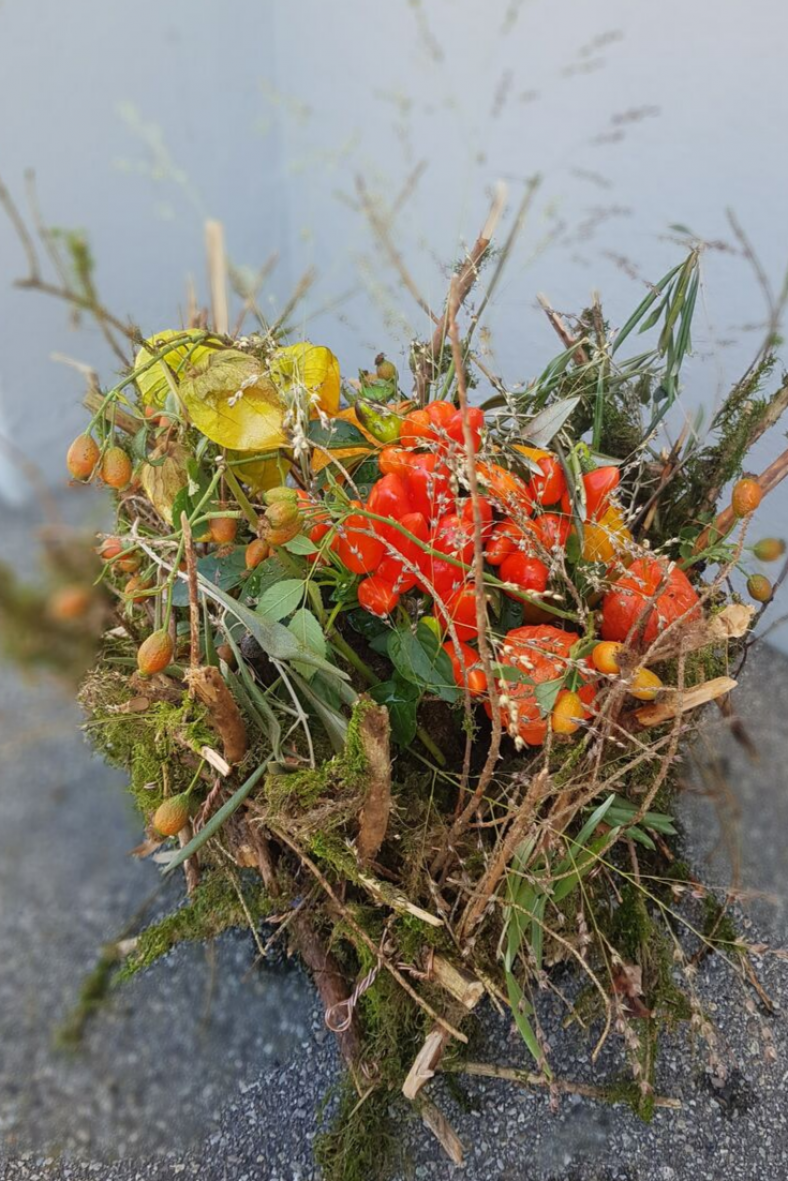 Rustikale-Herbst-Dekoration-selber-machen-Moosaeste-DIY-ANleitung.png
