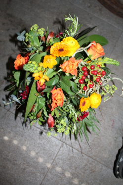 Saisonstrauss gelb orange rot Preis 49.- (19. Mai 12)