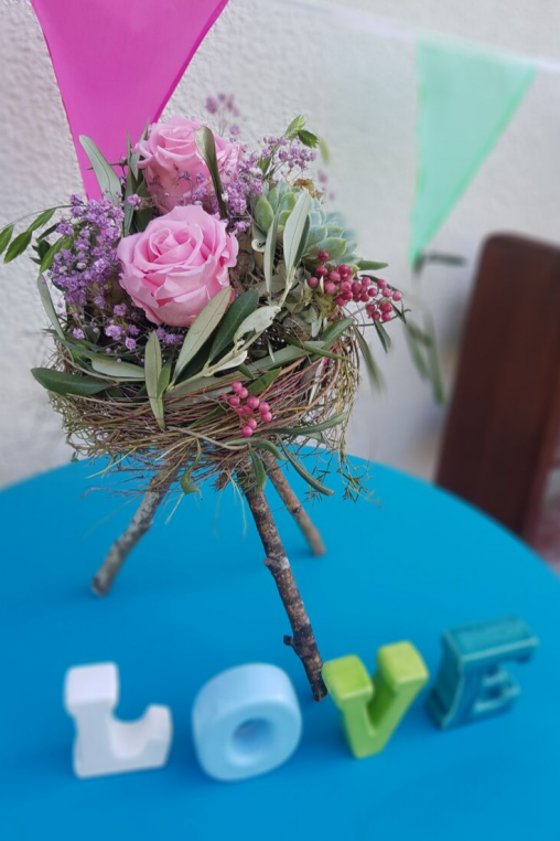 Stabilisierte-Rose-rosa-Deko-Idee-wohnzimmer-elegante-Naturdeko-in-rosa.png