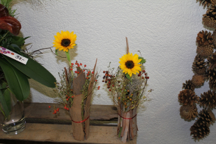 Stestrauss herbstlich mit Sonnenblume