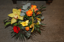 Strauss leuchtend gelb orange (ausgeliefert in Bowil am 4. Februar 2013)