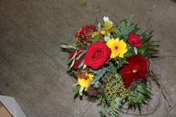 Blumenstrauss in warmen Farben (ausgeliefert in Freimettingen am 21. Dezember 2012)
