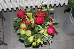Blumenstrauss rot gelb (ausgeliefert in Grosshöchstetten am 29. November 2012)