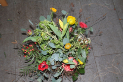 Frühlingsstrauss (ausgeliefert in Grosshöchstetten am 19. Februar 2015)