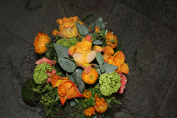 Blumenstrauss orange gelb (ausgeliefert in Münsingen am 13. Mai 2013) 