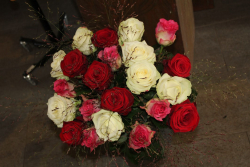 Gemischter Rosenstrauss (ausgeliefert in Stettlen am 8. Oktober 2015)