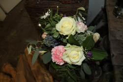 Frühlingsstrauss weiss rosa (ausgeliefert in Zäziwil am 21. Februar 2015)