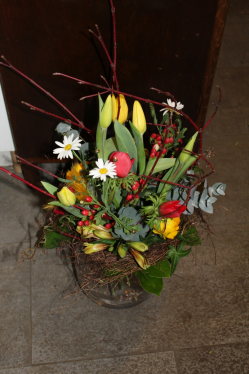 Blumenstrauss frühlingshaft mit Tulpen (ausgeliefert in Grosshöchstetten am 21. Februar 2013)