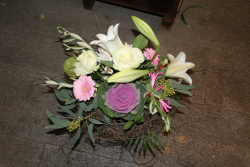 Eleganter Strauss rosa weiss mit Lilien und Rosen (ausgeliefert in Grosshöchstetten am 3.11.12)
