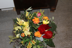 Strauss leuchtend gelb rot (ausgeliefert in Zäziwil am 2. Februar 2013
