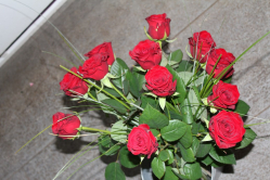 Rosenstrauss rot zum Muttertag (ausgeliefert in Worb am 9. Mai 2015)