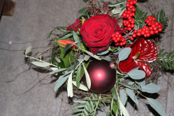 Weihnachtstrauss in rot (ausgeliefert in Zäziwil am 6. Dezember 2013)