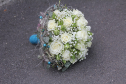 Brautstrauss weiss (abgeholt im Laden am 5. September 2015)