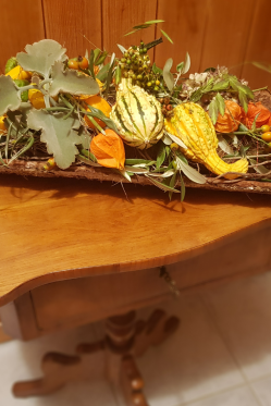 Tischdekoration-Herbst-Rinde-gefuellt-DIY-ANleitung.png