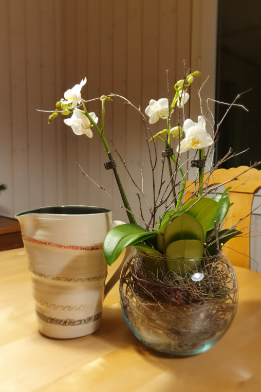 Tischdekoration-fruehling-weiss-Orchidee-DIY-Anleitung.png
