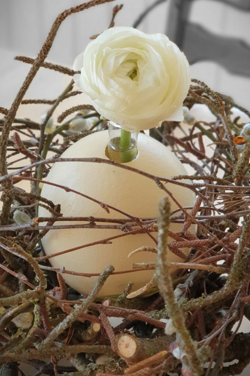 Tischdekoration-fuer-Ostern-selber-machen.jpg