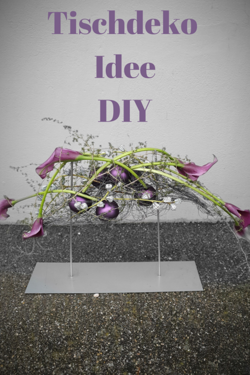 Tischdekoration-violett-Weihnachtskugel-Deko-Idee.png