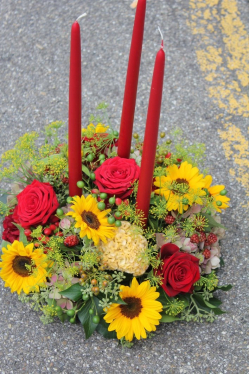 Tischdekoration mit Kerzen rot herbstlich (Schloss Wyl 3. September 2015)