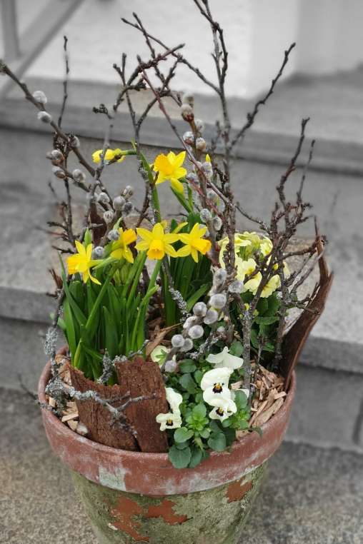 Treppendeko-Idee-Fruehling.jpg