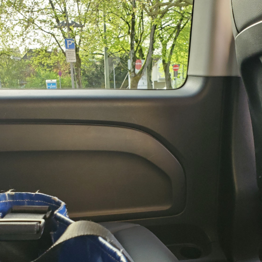 Warten-im-Taxi.png