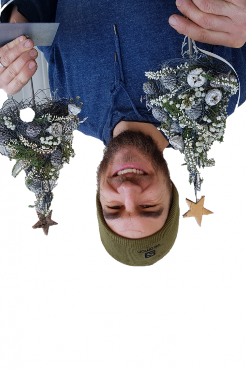 Weihnachtsbaum-klein-selber-amchen-DIY-ANleitung-Bastel-Anleitung-Deko-Idee-Wohnzimmer.png