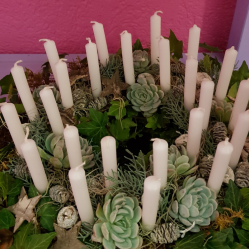 dventskalender-basteln-Adventskranz-mit-24-Kerzen-selber-machen-1.png