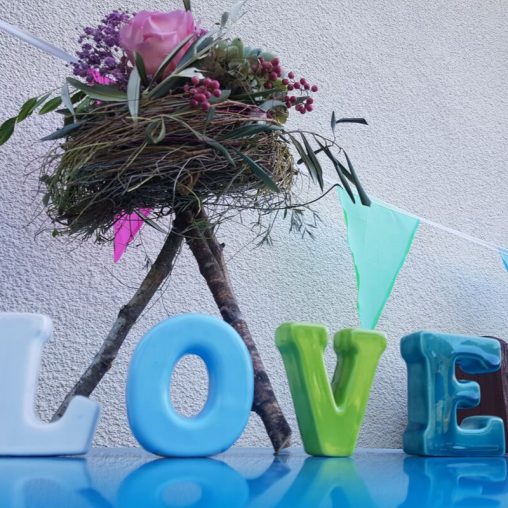 eXKLUSIVE-hERBSTDEKORATION-AUF-dREI-bEIN-ZUM-SELBER-AMCHEN-diy-anLEITUNG-fLORISTIK-hERBST-dEKORATION-diy-anELEITUNG.png