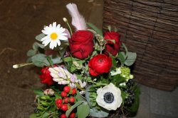 Strauss rot weiss rosa (ausgeliefert in Grosshöchstetten am 9. April 2014)