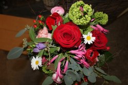 Blumenstrauss rot rosa (ausgeliefert in Konolfingen am 14. April 2014)