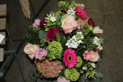 Blumenstrauss rosa weiss (Ausgeliefert im Oberthal am 10. Mai 2014)