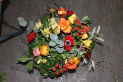 Blumenstrauss leuchtend (ausgeliefert in Stettlen am 2. April 2014)