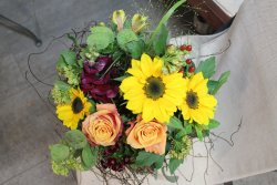 Blumenstrauss mit Sonnenblumen (ausgelifert in Zäziwil am 13.  Juni 2014)