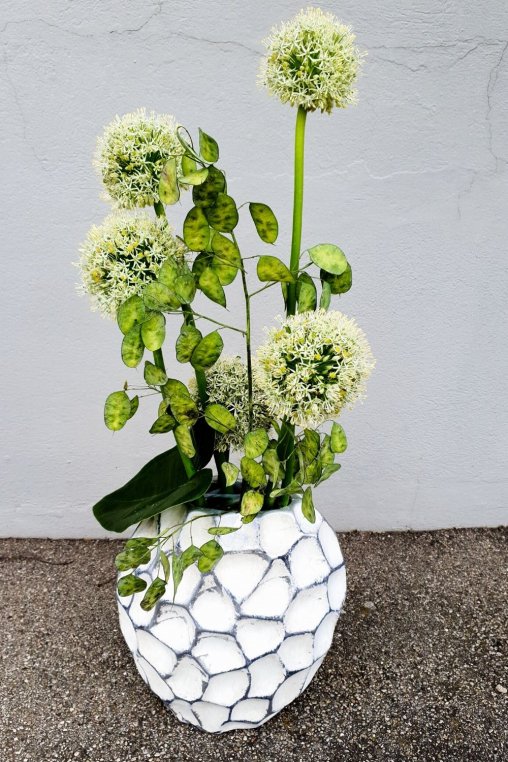 Exklusive-Vase-mit-Blumenstrauss-fuellen.jpg