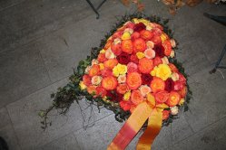 Rosenherz mit gemischten Rosen (abgeholt im Laden am 7. Februar 2014)