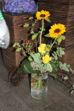 Sonnenblumenstrauss abgestuft (ausgeliefert in Zäziwil am 27. Juni 2014) 